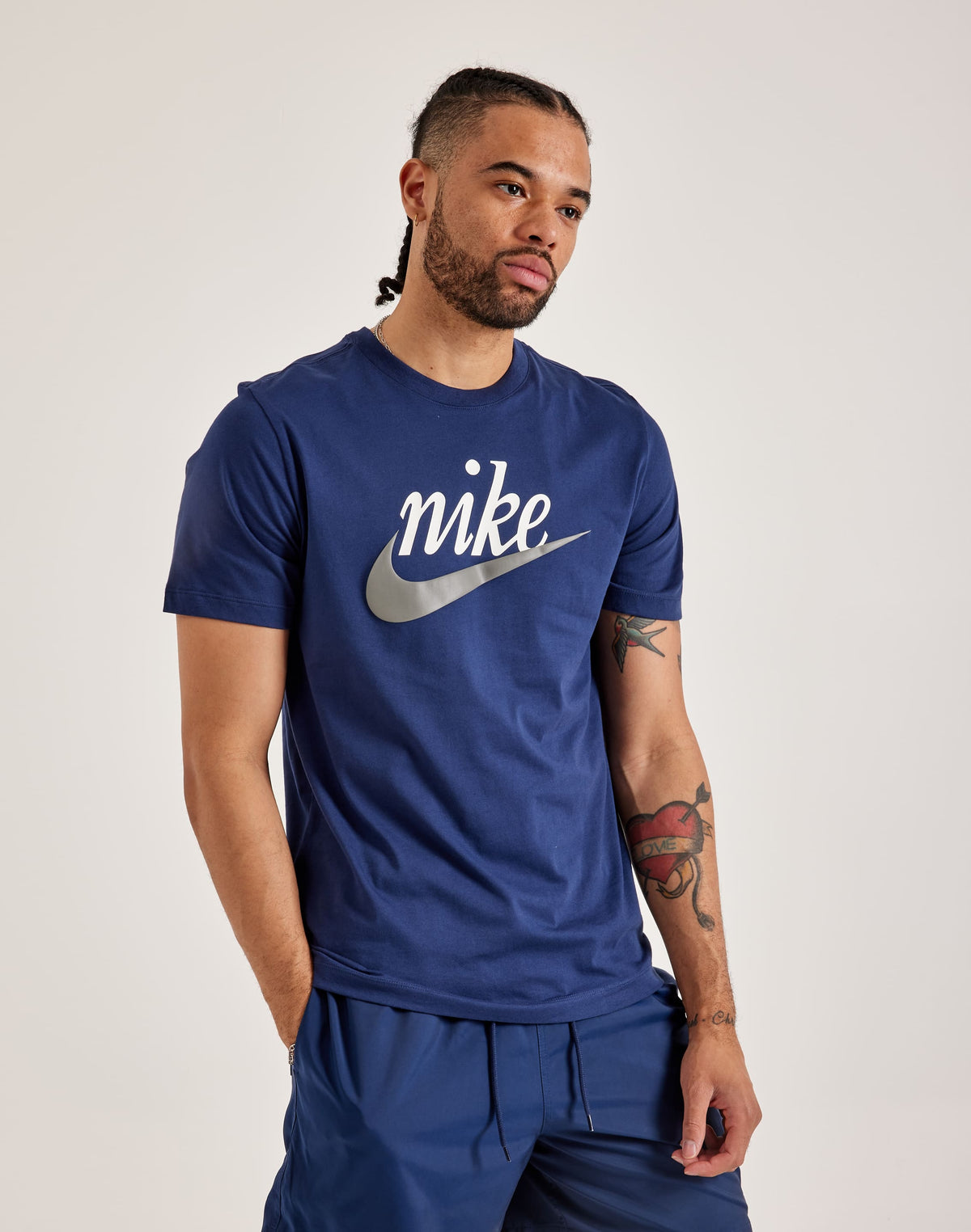 T-SHIRT NIKE NSW FUTURA 2 –DZ3279-410