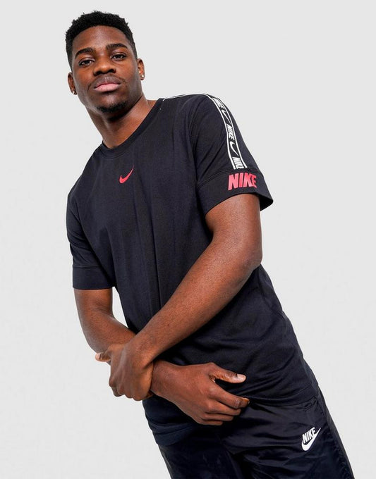 T-shirt Nike Repeat Tape HQ1205-010