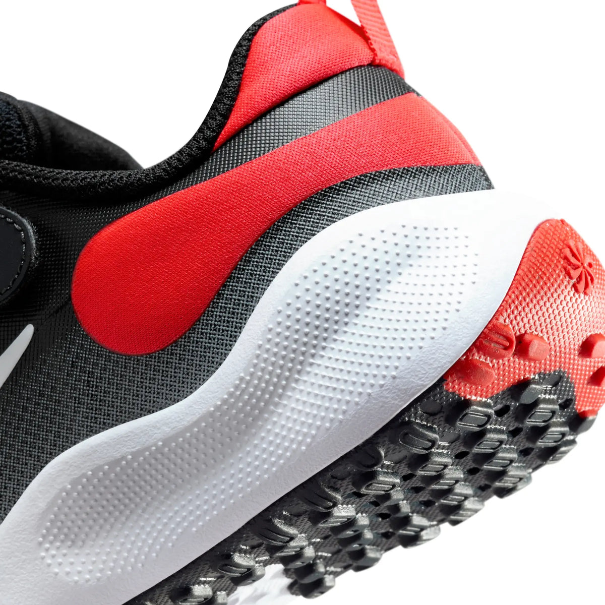 Basket NIKE enfant Revolution 7  FB7690-400