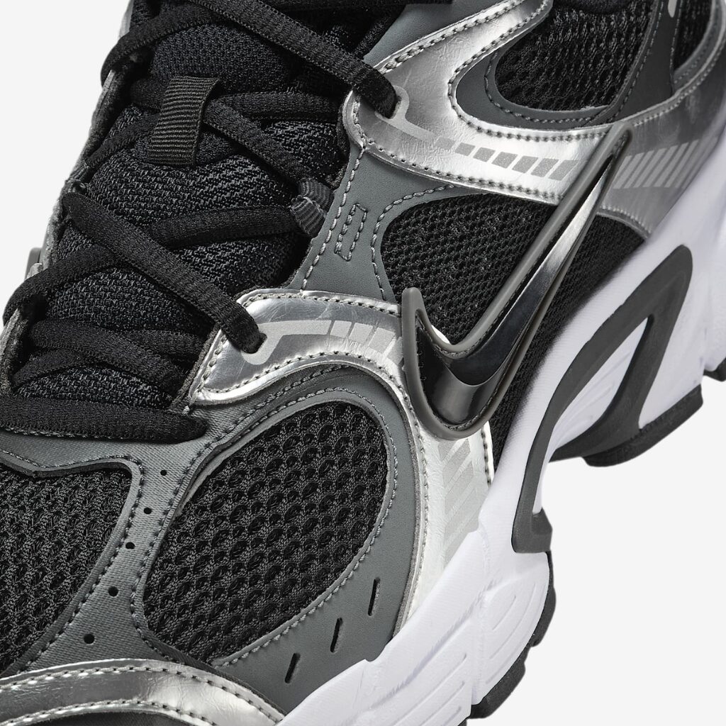 Baskets Nike V5 RNR  HJ5228-004 black white