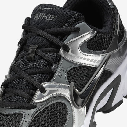 Baskets Nike V5 RNR  HJ5228-004 black white