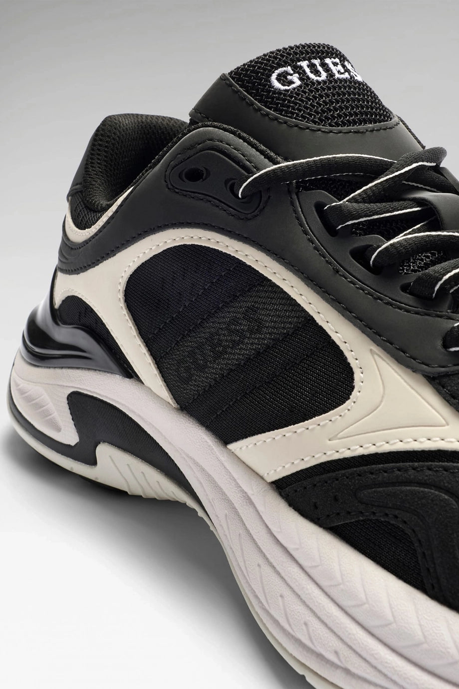 Sneakers Guess FMJSQUELE12